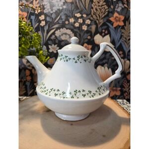 Vintage Royal Tara Fine Bone China Teapot Green Clover Design Gold Trim Ireland